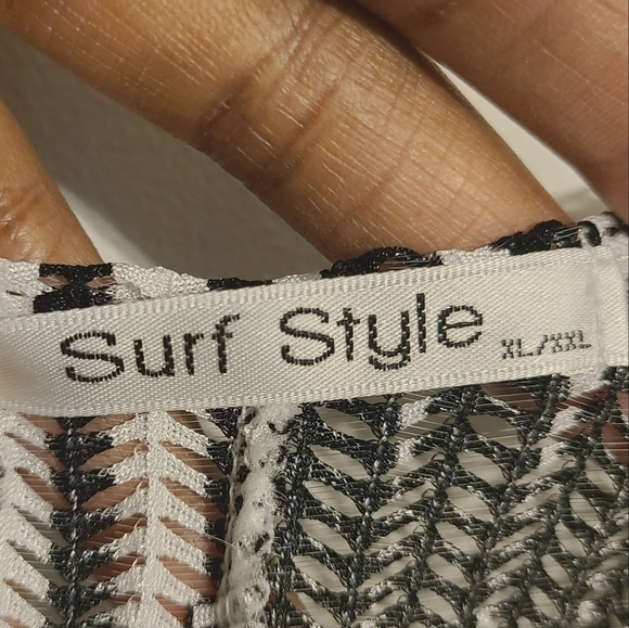 Surf Style | Black and White Contrast Stripe Swimsuit Cover-up Dress (Size XL) - Picture 3 of 16